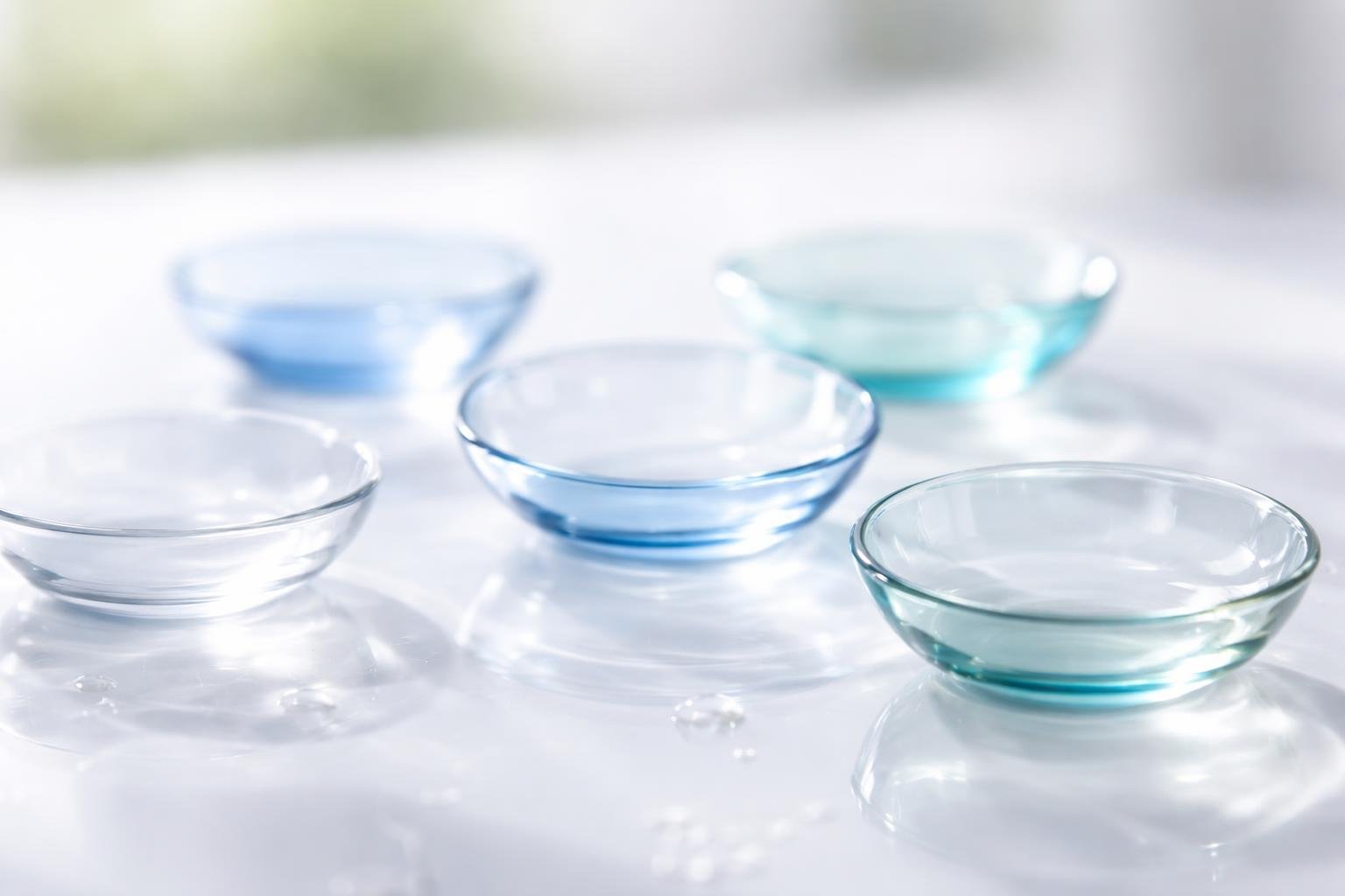 Kontaktlencse működése, típusai és biztonságos viselési tippek magyarul